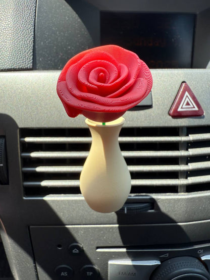 Mini Autós Váza Rózsával – 3D Nyomtatott Dekoráció a Szellőzőre